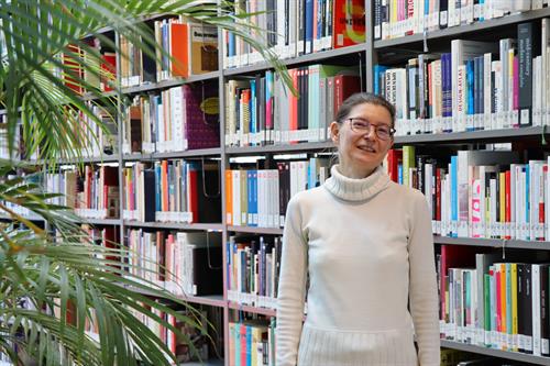HSD-Hochschularchivarin Ellen Schulze-Heimlich